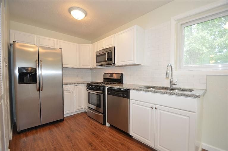 1st image of 149 Hickory Dr