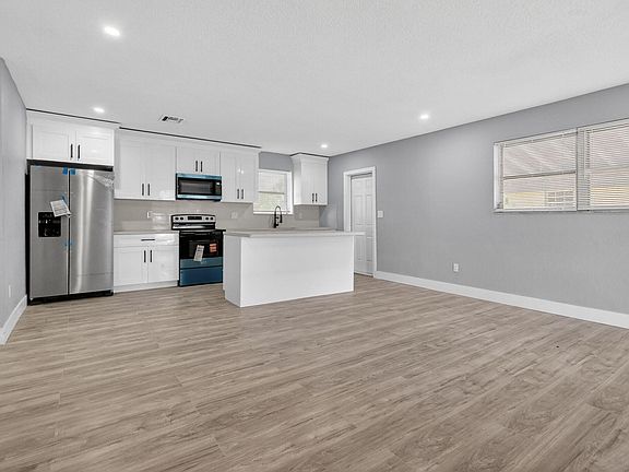 3rd image of 3830 SW 30th Street