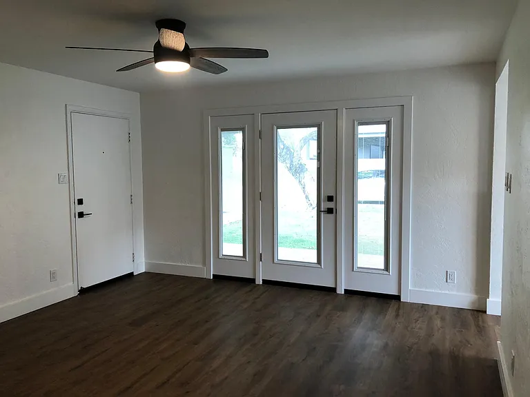 1515 E Oregon Ave #1 — Photo 10
