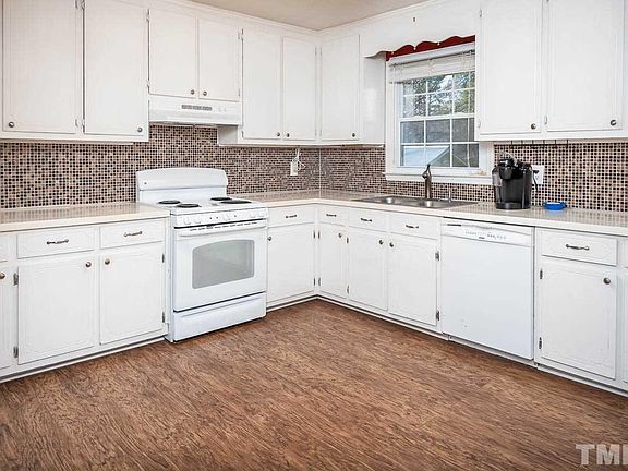 5th image of 1604 Oak Forest Dr