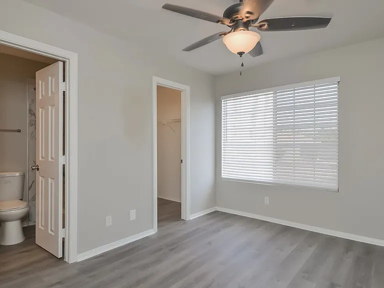 698 Senator Ct — Photo 13