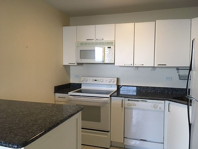 1st image of 2626 N Lakeview Ave APT 3805