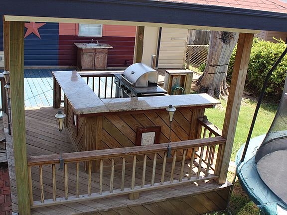 Outdoor Kitchen