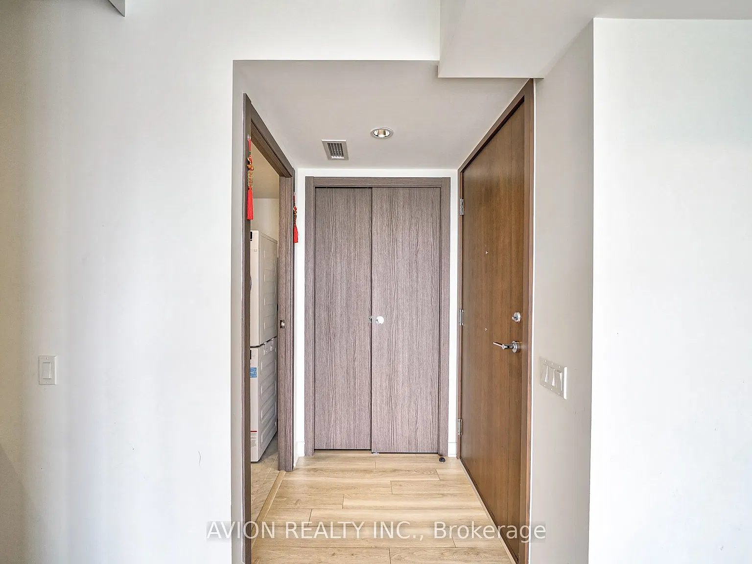 2 bed, $2,400 — Photo 3