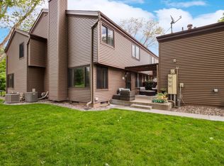 112723 Hundertmark Rd, Chaska, MN 55318