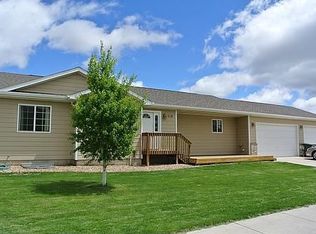 618 Lakeland Hills Dr, Gillette, WY 82716