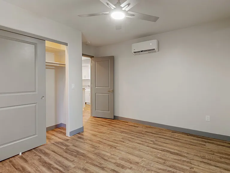 1720 E Edison St — Photo 25