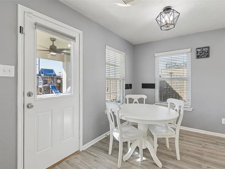 12223 Windsor Bay Ct — Photo 17