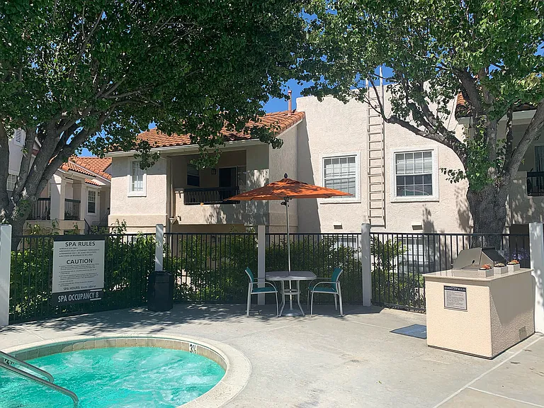 Westbrook Apartments — Photo 9