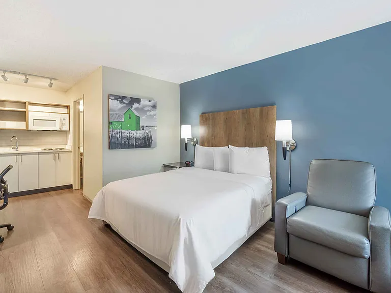 Studio Suite - 1 Queen Bed