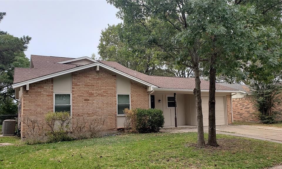 1st image of 206 Duncan Way