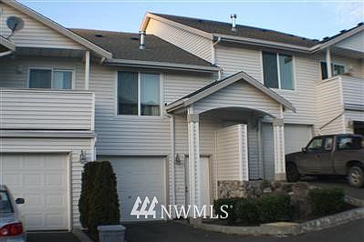 1st image of 8905 Meridian Place NE #204