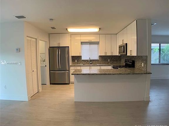 4th image of 744 NW 31st Ave #0