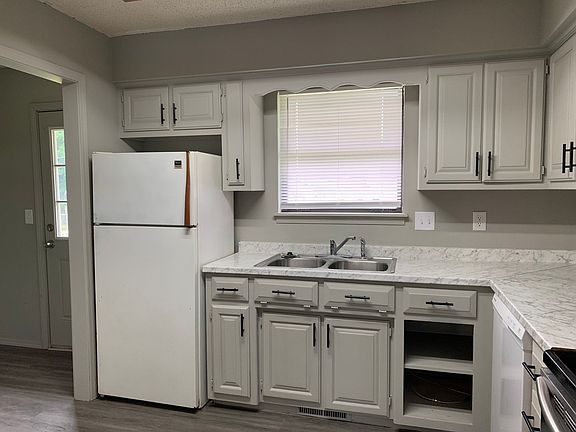 5th image of 3028-3030 W 15th St #2d77b724f