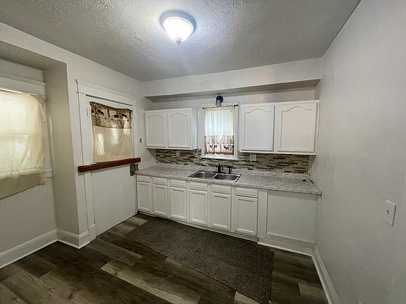 4th image of 455 E 108th St