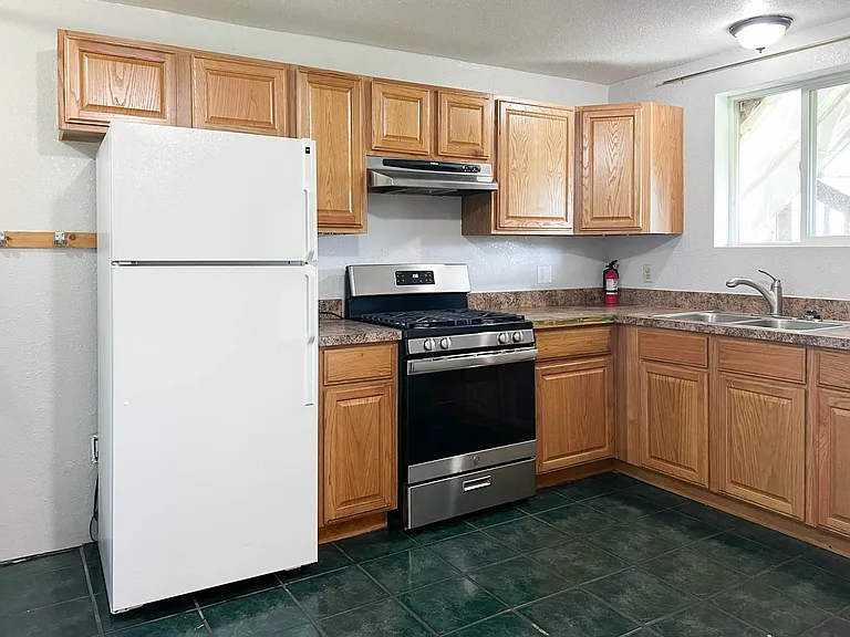 132 N Lane St #B — Photo 5