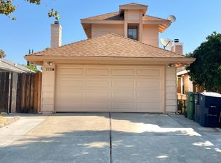 215 W Clover Rd, Tracy, CA 95376