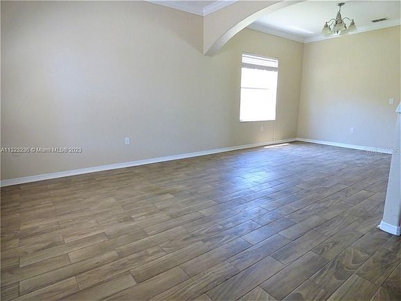 5th image of 7189 Cedarcrest Blvd