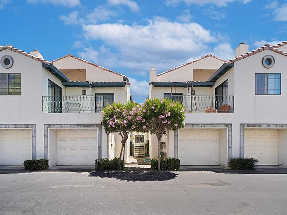 2nd image of 39266 Marbella Terraza #3R