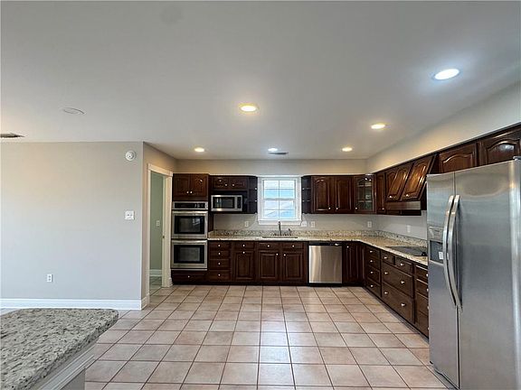 3rd image of 4378 Genoa Rd