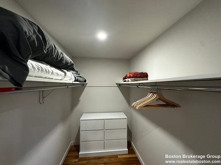 670 State St #4 — Photo 12