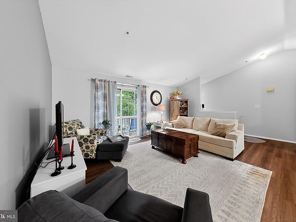 3rd image of 146 Crestmont Dr