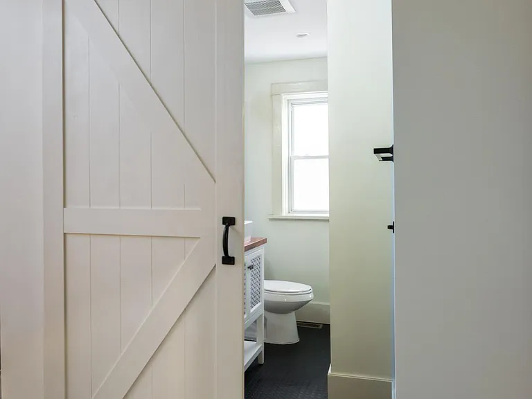 Spacious bathroom