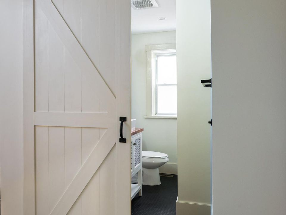 Spacious bathroom