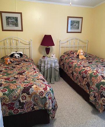 3rd image of 608 Paisley Ct