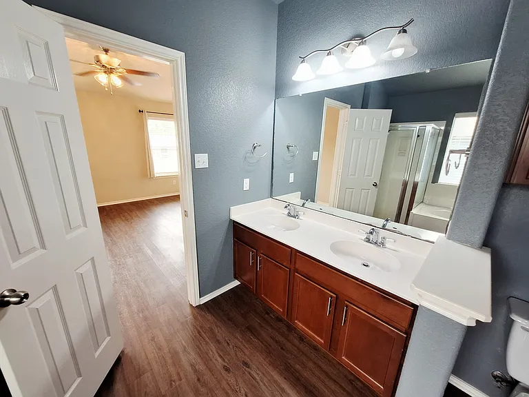 325 Comal Run — Photo 23
