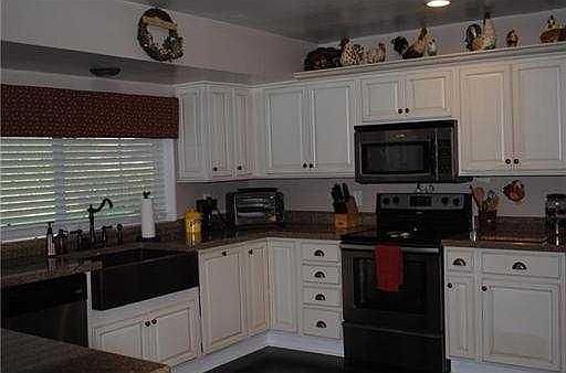 4th image of 237 NW 92nd Ter