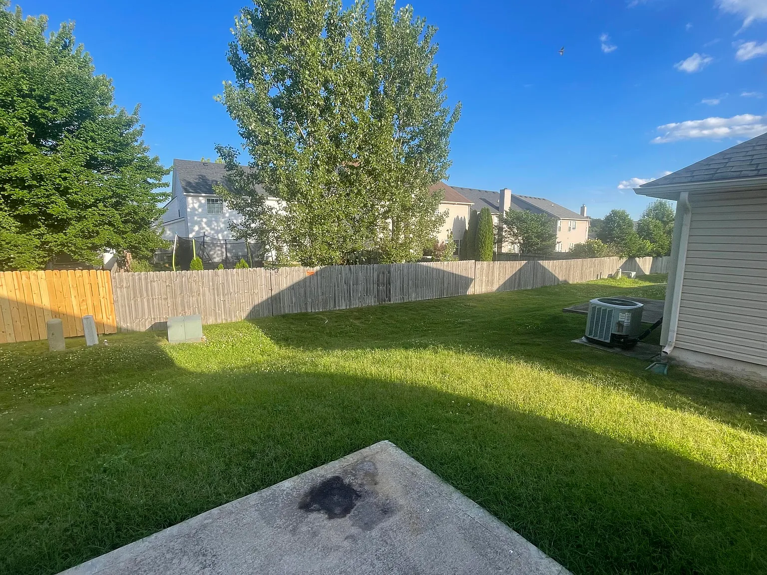 3 bed, 2.0 bath, 1290 sqft, $1,895 — Photo 2