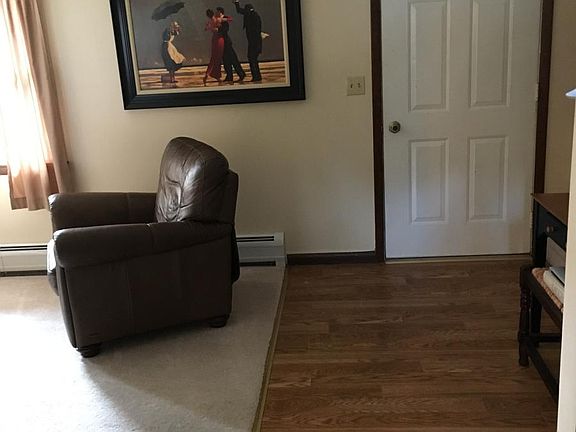4th image of 271 Mary Dr APT B