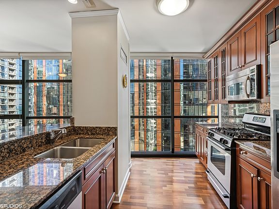 5th image of 201 N Westshore Dr APT 1408