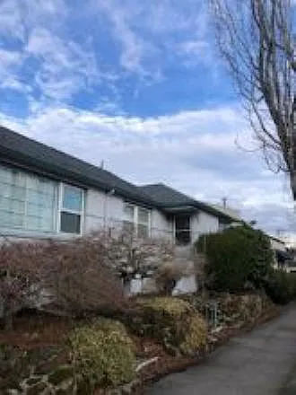 Building Photo - 7915 E Burnside St #7915