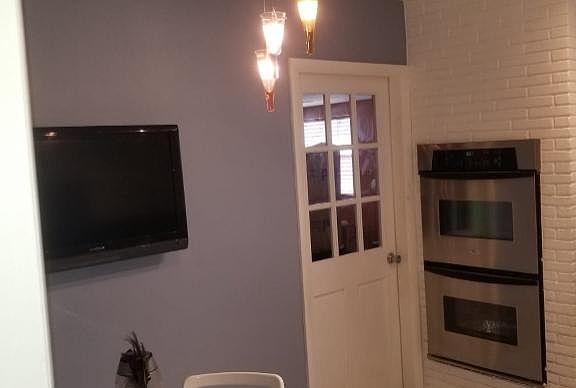 5th image of 1070 NE 160th St