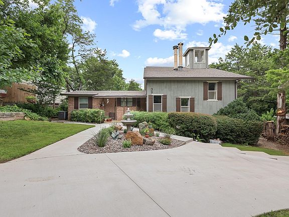 2nd image of 39 Windsor Dr