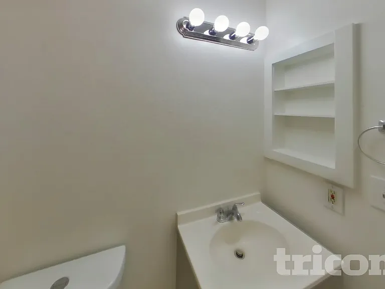 6237 W Marconi Ave — Photo 9