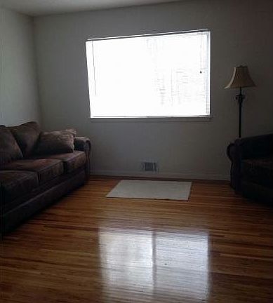 4th image of 9742 Massachusetts St #B