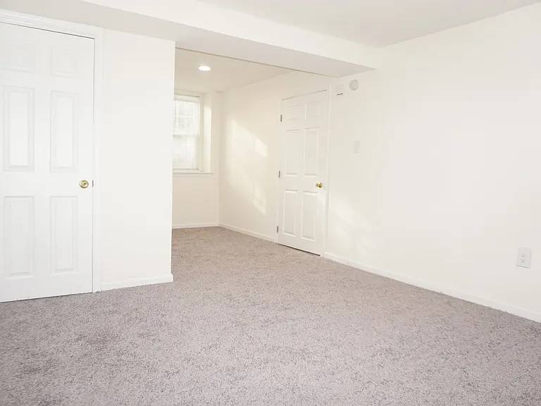 1 Oakland Ter — Photo 18