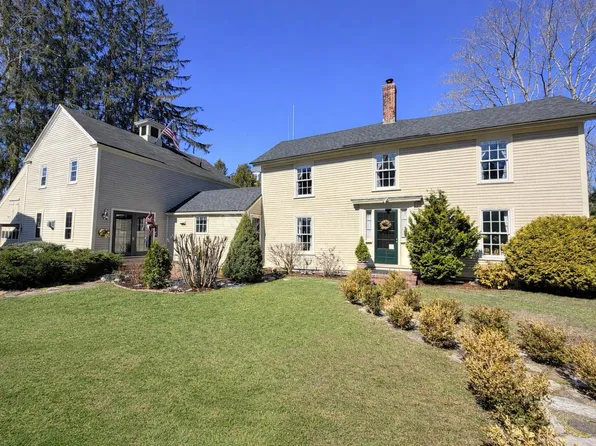 9 Summer Street, Kennebunk, ME 04043