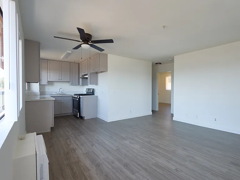3341 Andrita St — Photo 4