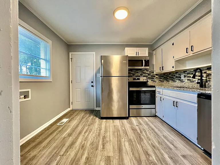 2926 Skyline Dr — Photo 10