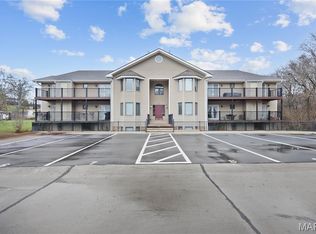 4501 Eli Dr APT I, Saint Louis, MO 63128