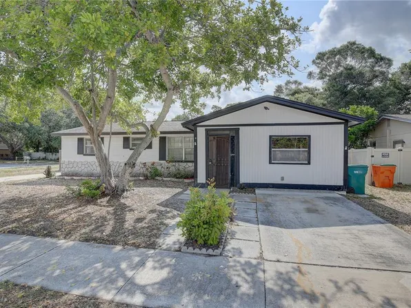 8809 91st St, Seminole, FL 33777