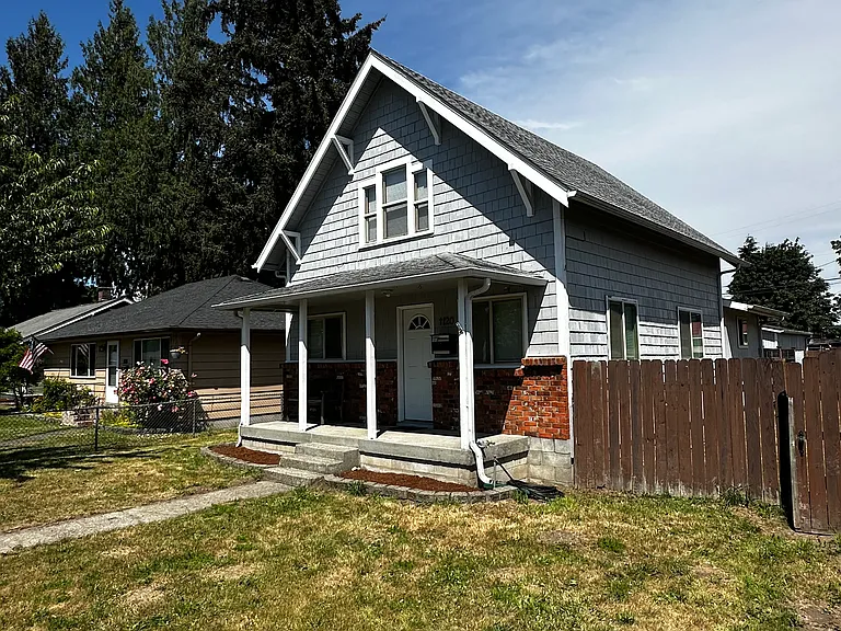 1120 F St — Photo 1