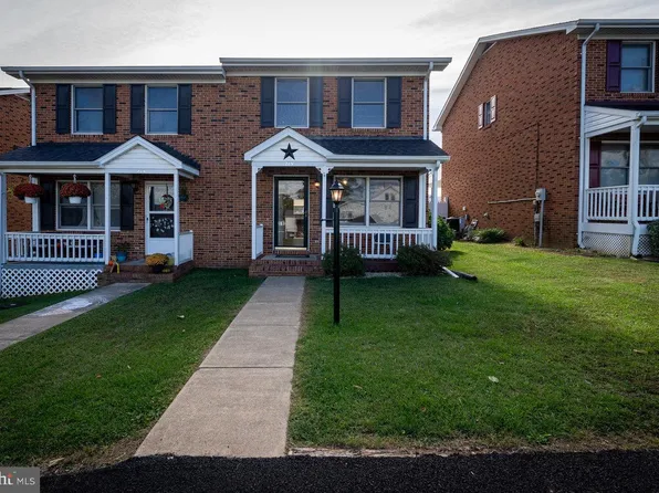 215 3rd St, Luray, VA 22835