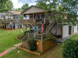 496 Fairway Shores Rd, Mount Gilead, NC 27306