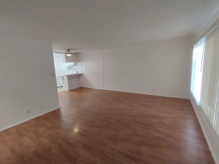 1250 N Kingsley Dr #106 — Photo 3
