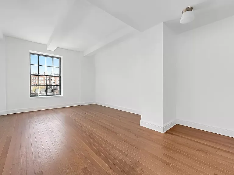 160 W 12th St #55 — Photo 7
